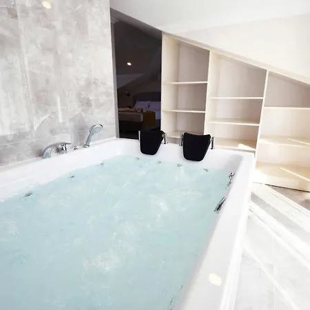 “villa Desen”oludenizde Mustakil 4+1 Havuzlu Fethiye