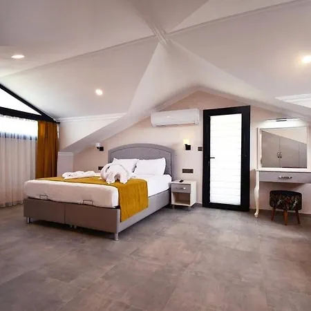 “villa Desen”oludenizde Mustakil 4+1 Havuzlu Fethiye